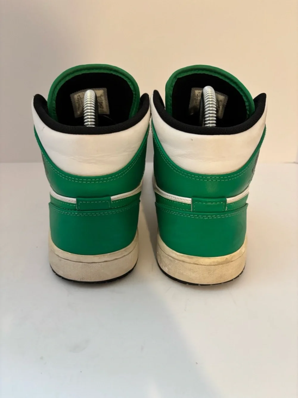 Jordan 1‎ mid size 8.5